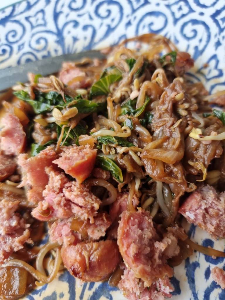 Moyashi com Linguiça