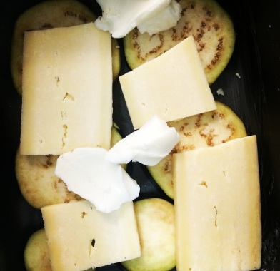 Berinjela com Queijo e Recheio de Miss Croc