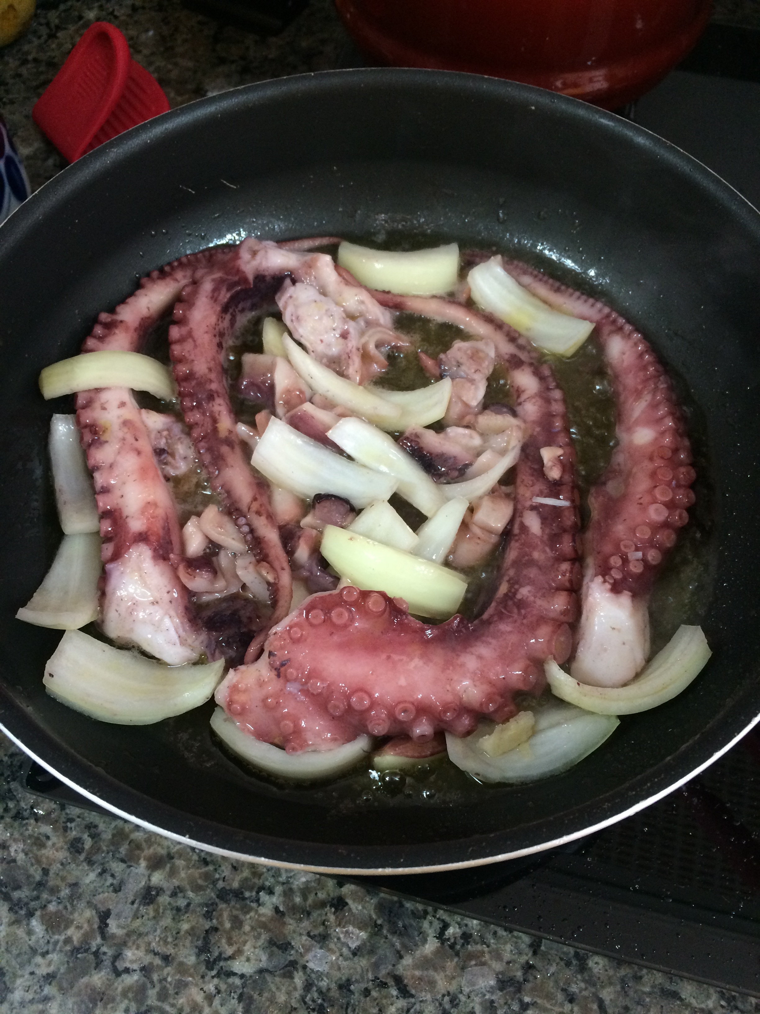 Polvo Grelhado com Batatas Coradas