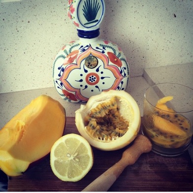 Drink; Tequila, maracujá, manga e limão siciliano