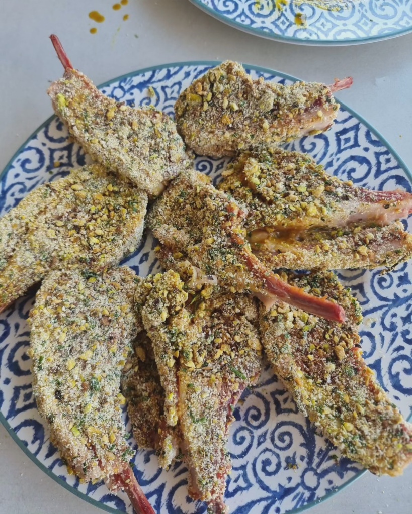 Carre de Cordeiro com Crosta de Pistache na Airfryer