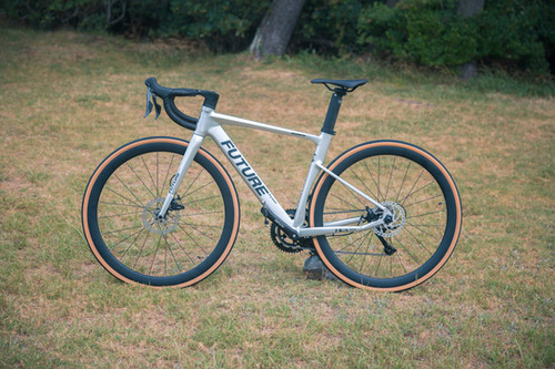 ザ・グラベルロード FUTURE BIKEで大好評のグラベルロード、TOUGH ROAD