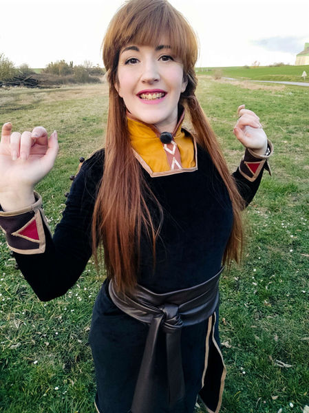 Personne en costume de Anna de la reine des neiges