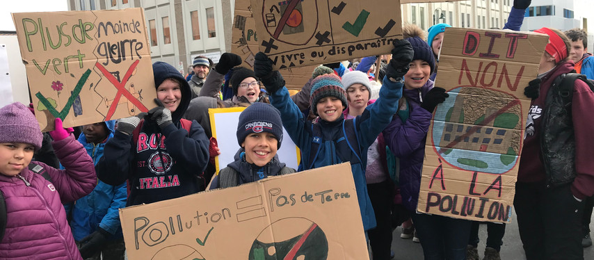 Des centaines à la marche pour le climat de Yellowknife