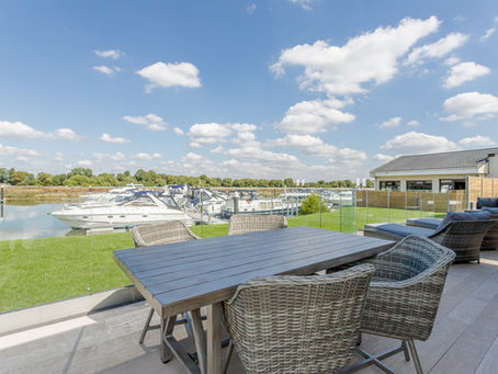 The Benefits of Blue Space: Wellbeing, Waterside Living and Life Near the Thames