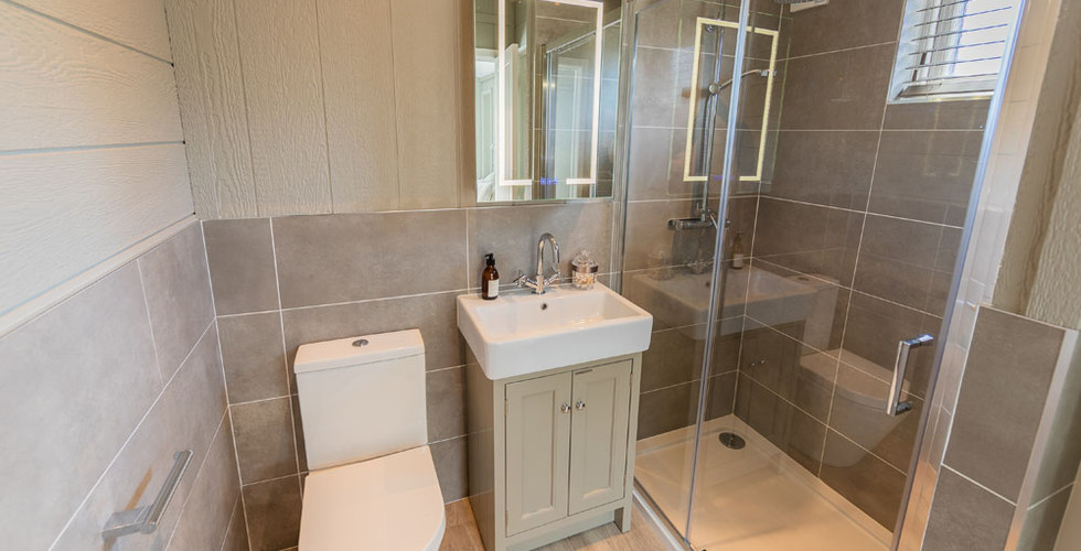 Ascot Lodge bathroom