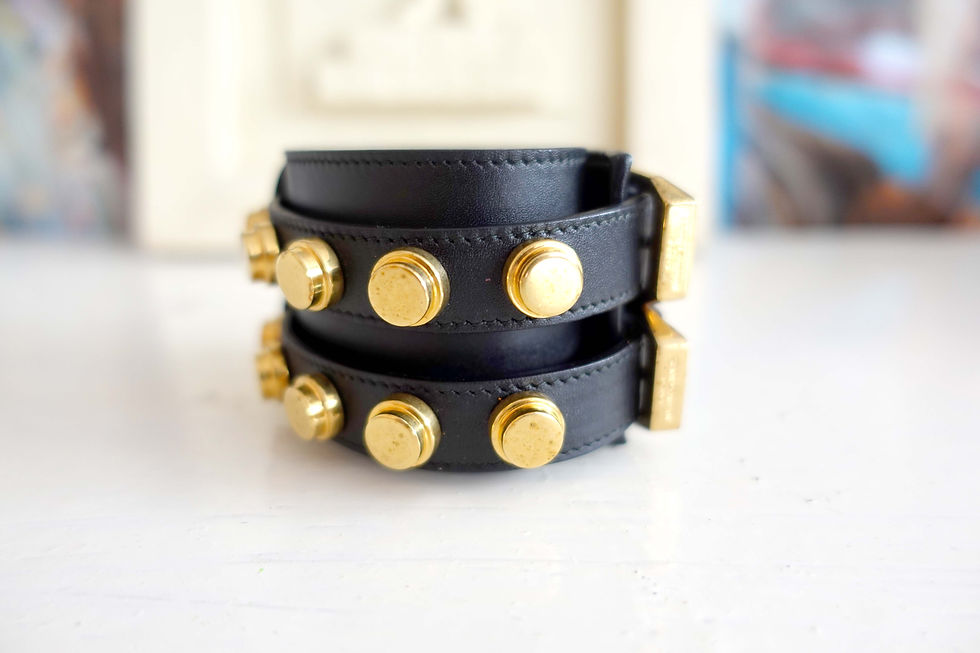 섬네일: 全新名牌YSL SAINT LAURENT 黑色真皮金色金屬扣雙帶手帶手環手鐲