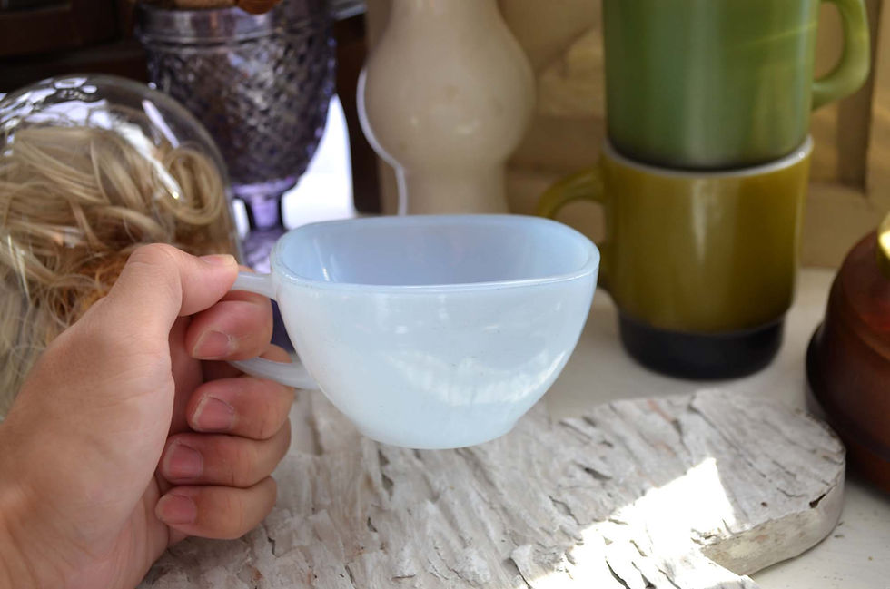 Miniaturbild: Fire King Vintage Collectible Anchor Hocking Dolphin Blue Tea Cup 海豚藍半透玻璃方型茶杯