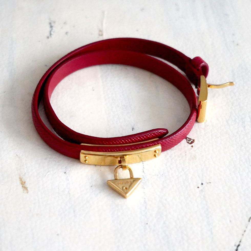縮圖：PRADA Red Leather Choker with Gold Triangle Logo Tag Necklace (100% Authentic)