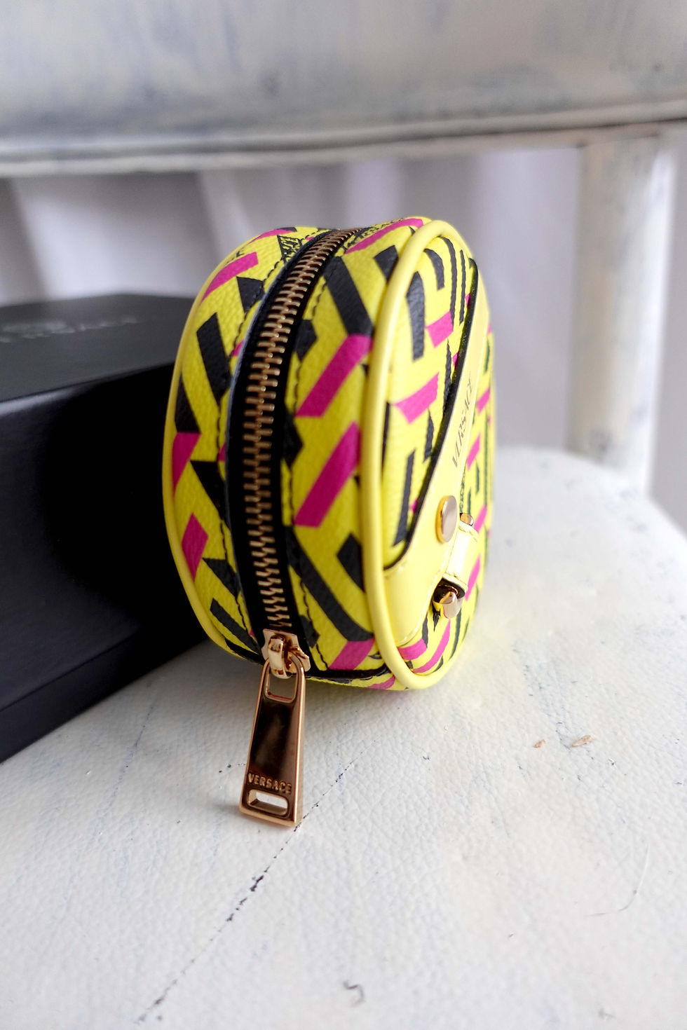 섬네일: VERSACE Maze pattern LOGO printed circle genuine leather coins&nbsp;pouch coins