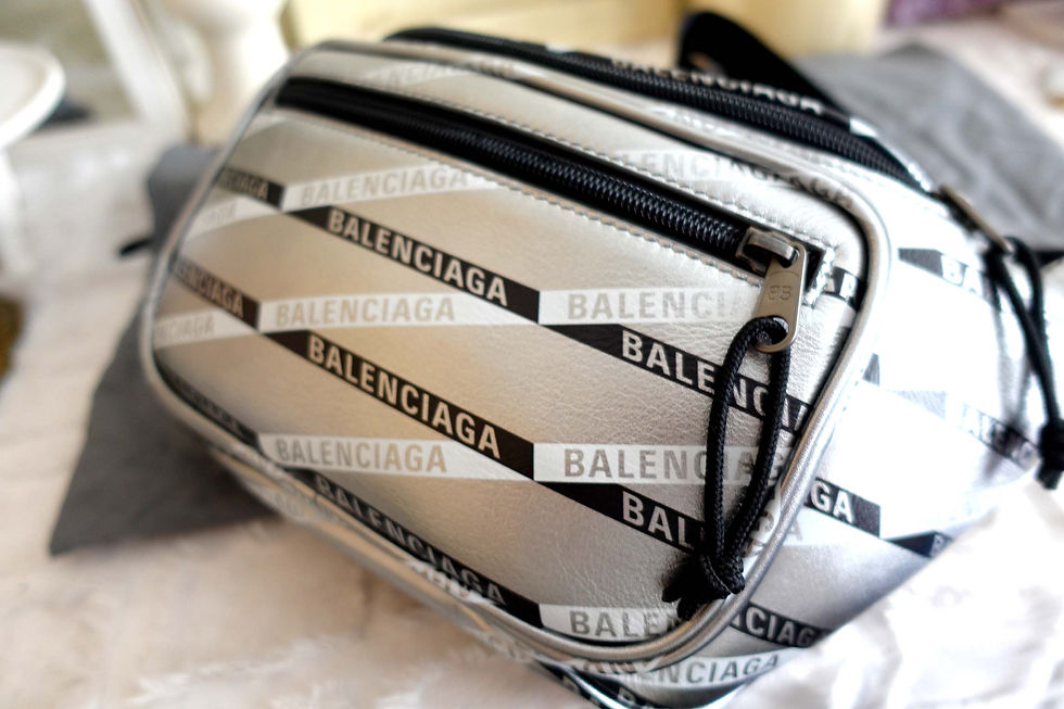 サムネイル： 意大利Balenciaga巨型銀色全真皮Monogram腰包包 全新正品附卡片