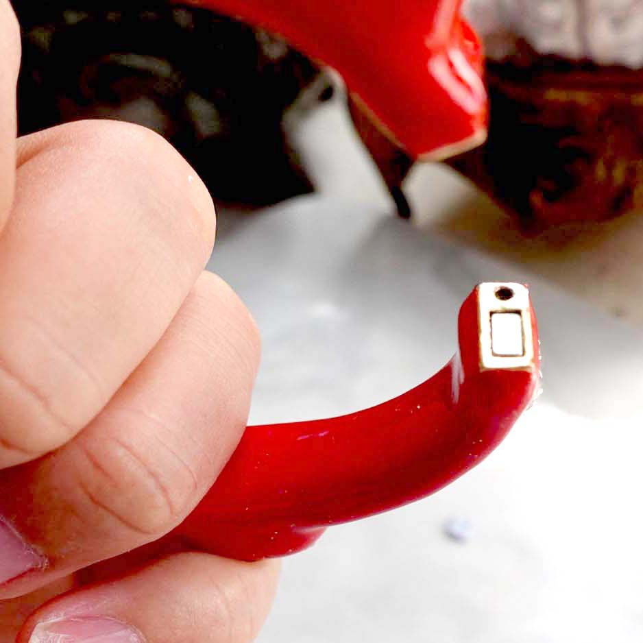 Miniature : 【CUPID】Red Epoxy Heart with Swarovski crystals Bangle 【邱比特系列】紅色手工琺瑯綴施華洛水晶心型手鐲    Material - Metal + Epoxy  Color - Red  Cryst