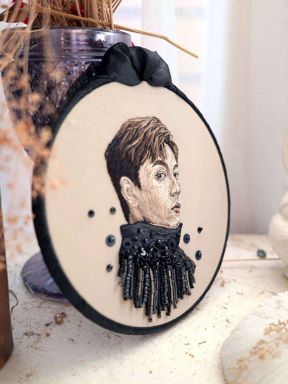 섬네일: French Hand-Embroidered Portrait Embroidery Wall Art Jeffrey Ngai 魏浚笙