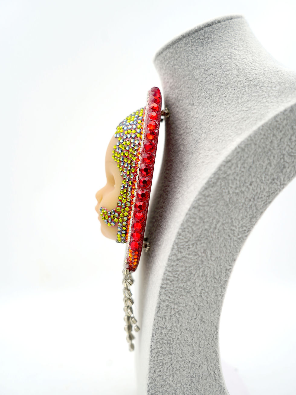 縮圖：【CUPID】Large Baby Head in Red Swarovski crystals Brooch 【邱比特系列】巨型嬰孩頭心口針 綴紅色施華洛水晶手工琺瑯    Material - Plastic+ Epoxy  Color - Re