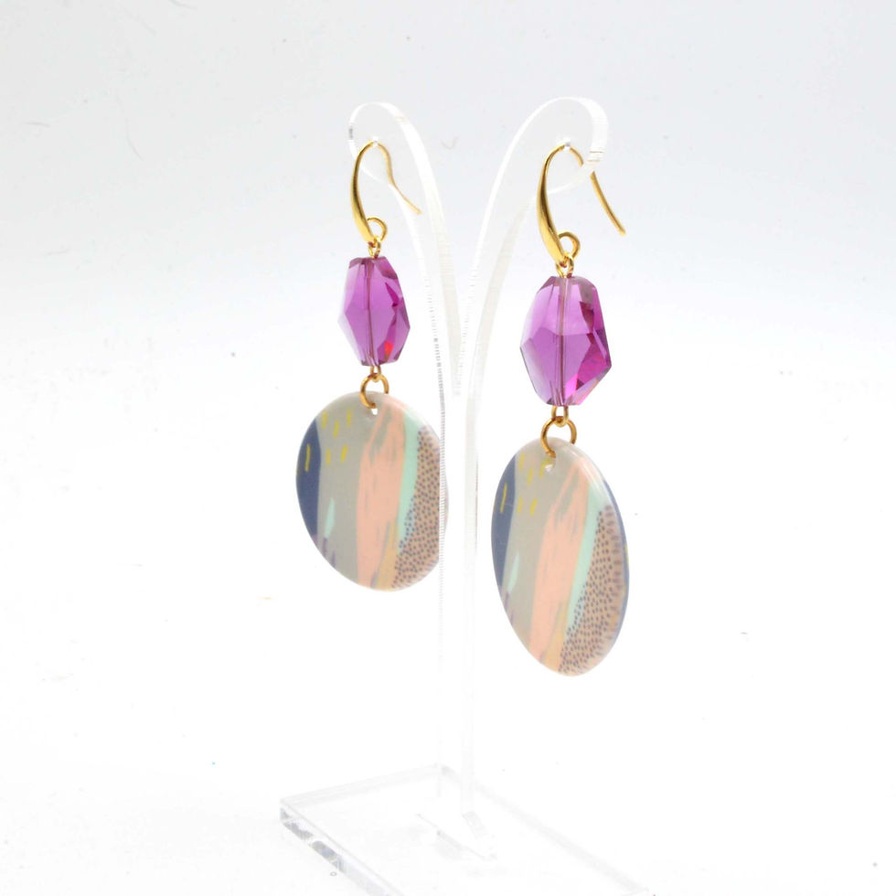 Thumbnail: 梅紅色施華洛不規則水晶石耳環  Magenta Swarovski Crystal Earrings