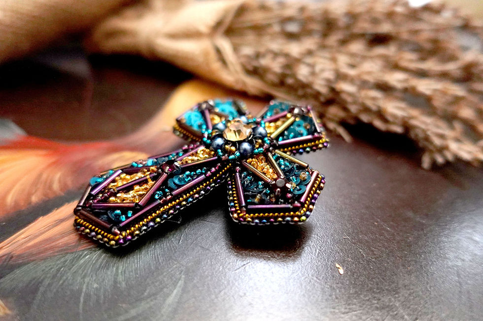 Miniatura: Russian Embroidery Beading Jesus Cross Brooch 俄羅斯全手工藝釘珠細工 綠色金色十字架圖案胸針 心口針別針襟針    Made by a Russian handmade designer, beads a