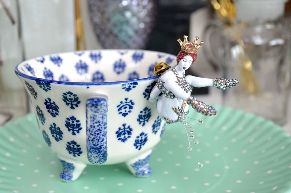 Miniature : TIMBEE LO 豔舞女郎綴Swarovski 施華洛水晶胸針 心口針別針襟針