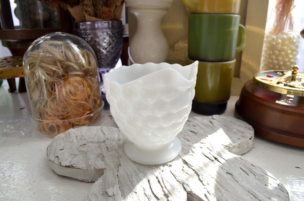 섬네일: Anchor Hocking Fire King Milk Glass White Bubble Creamer - 1960s Antique Glassware