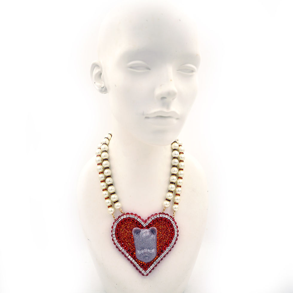 縮圖：【CUPID】Large Red Heart w/ Swarovski Crystals Faux Pearl Necklace 【CUPID】巨大心型紅色水晶配玻璃珍珠頸鍊    Heart Material - Plastic  Crystals