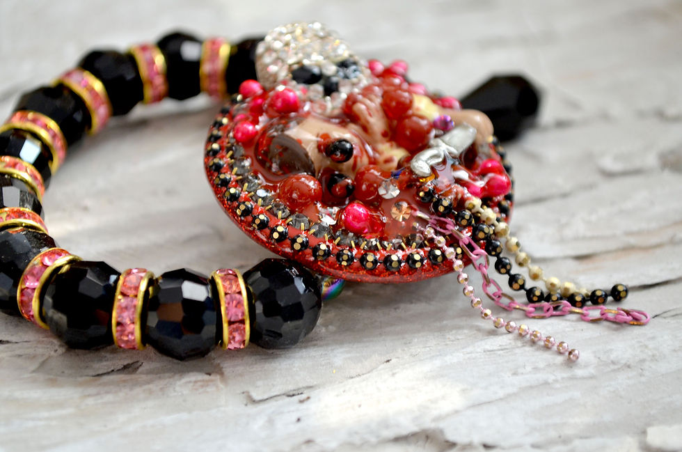 Miniaturbild: 血腥恐怖娃娃綴水晶串珠水晶手鍊 Bloody Boy Crystals Bracelet