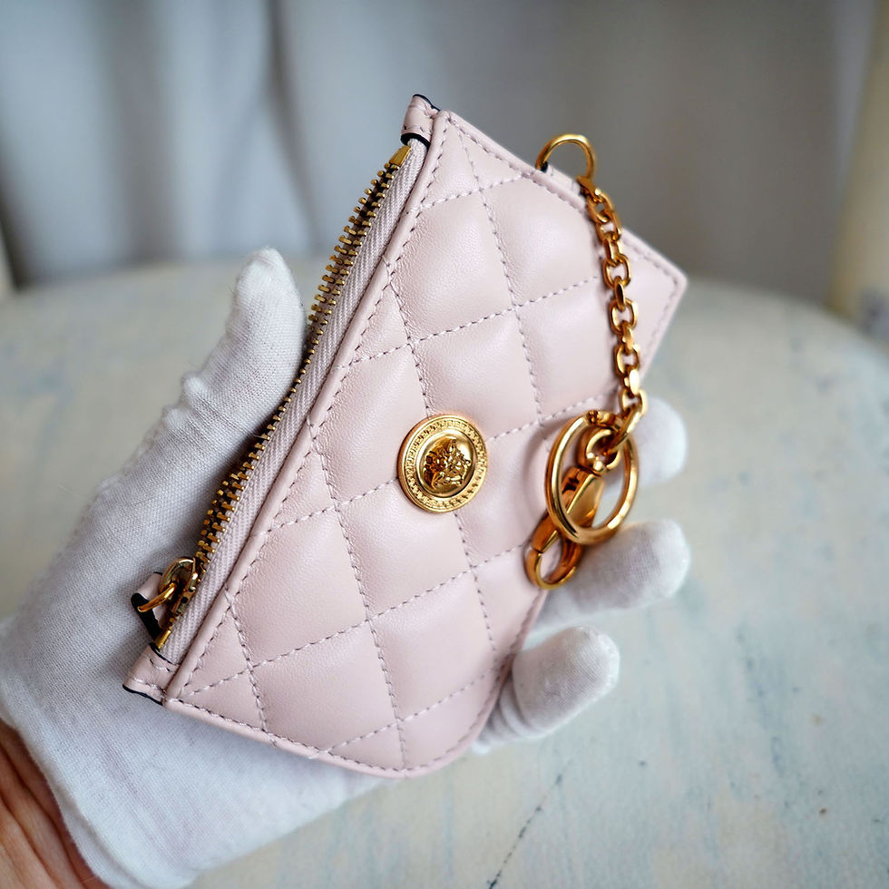 サムネイル： Versace Women's Pink Quilted Leather Card Case Keychain