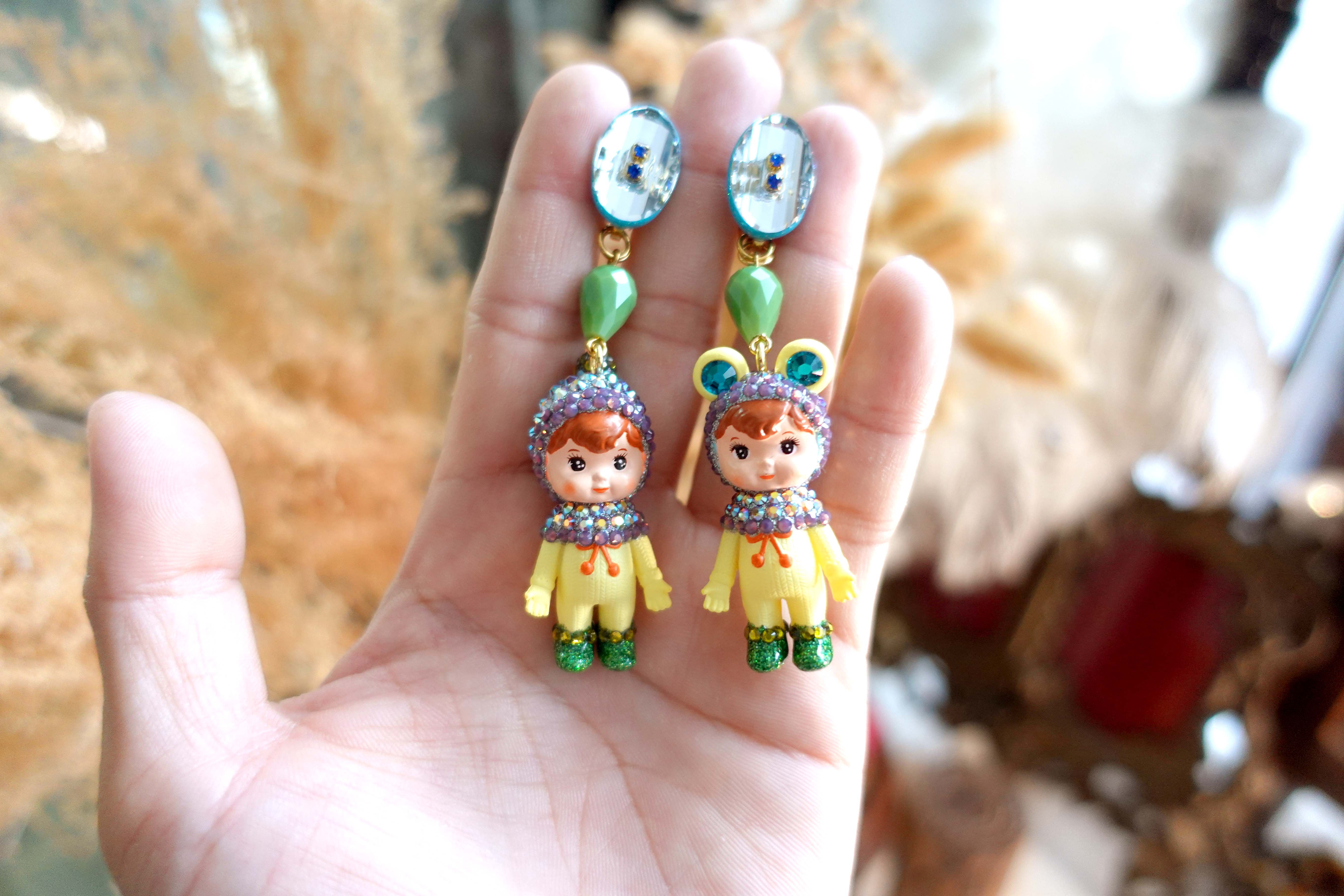 黃色珠寶風復古娃娃綴閃爍寶石耳環耳夾可訂製其他顏色施華洛水晶