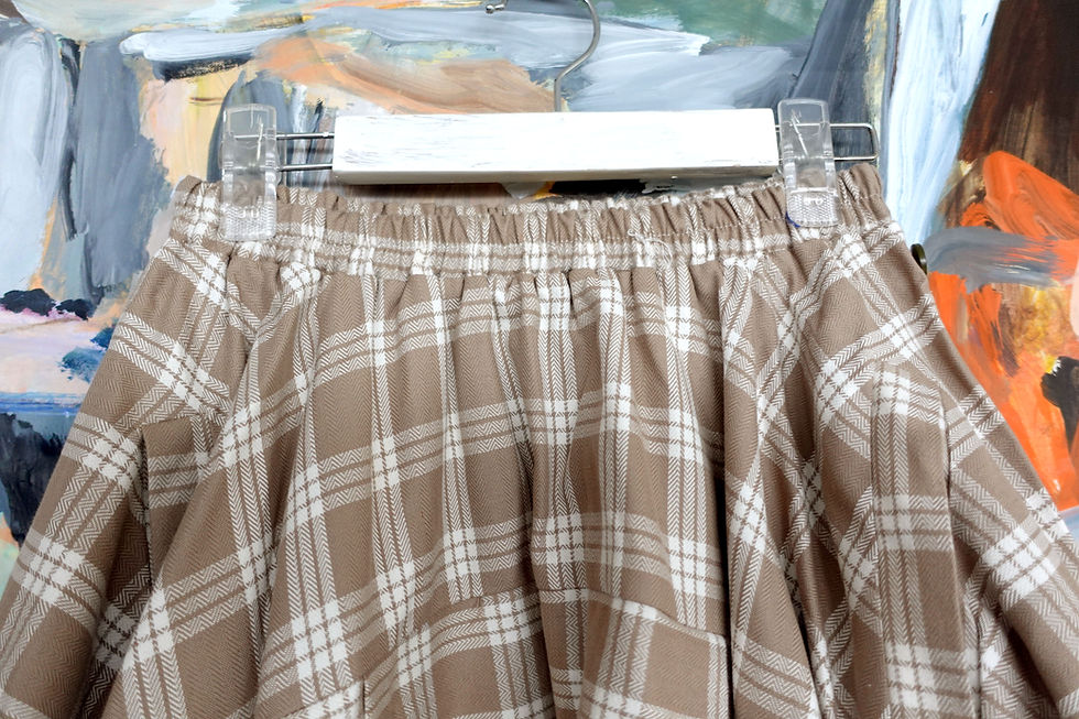 縮圖：TIMBEE LO 淺咖啡色格仔四方檯型剪裁寬鬆泡泡褲 橡皮筋褲頭有彈性可放長款