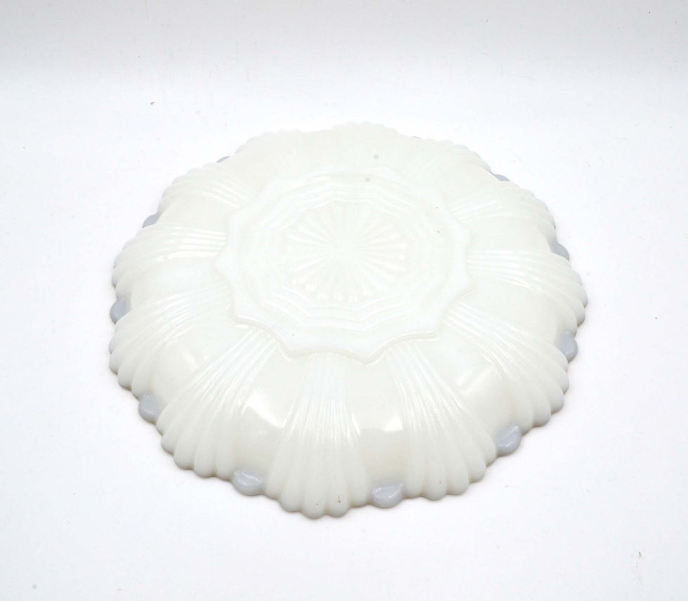 섬네일: FIRE KING Opal Glass Gold-Rimmed Three-Compartment Breakfast Plate