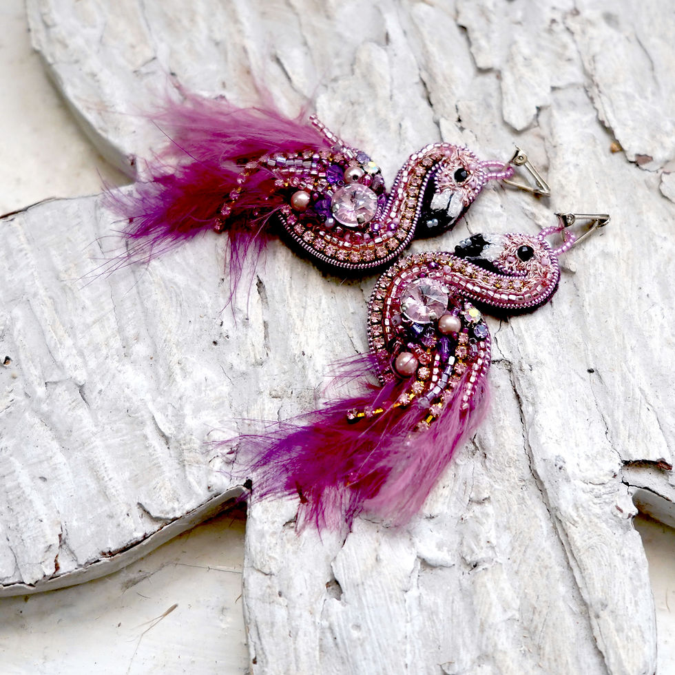 Miniatura: Russian Hand-Embroidered Baroque Style Flamingo Feather Earrings