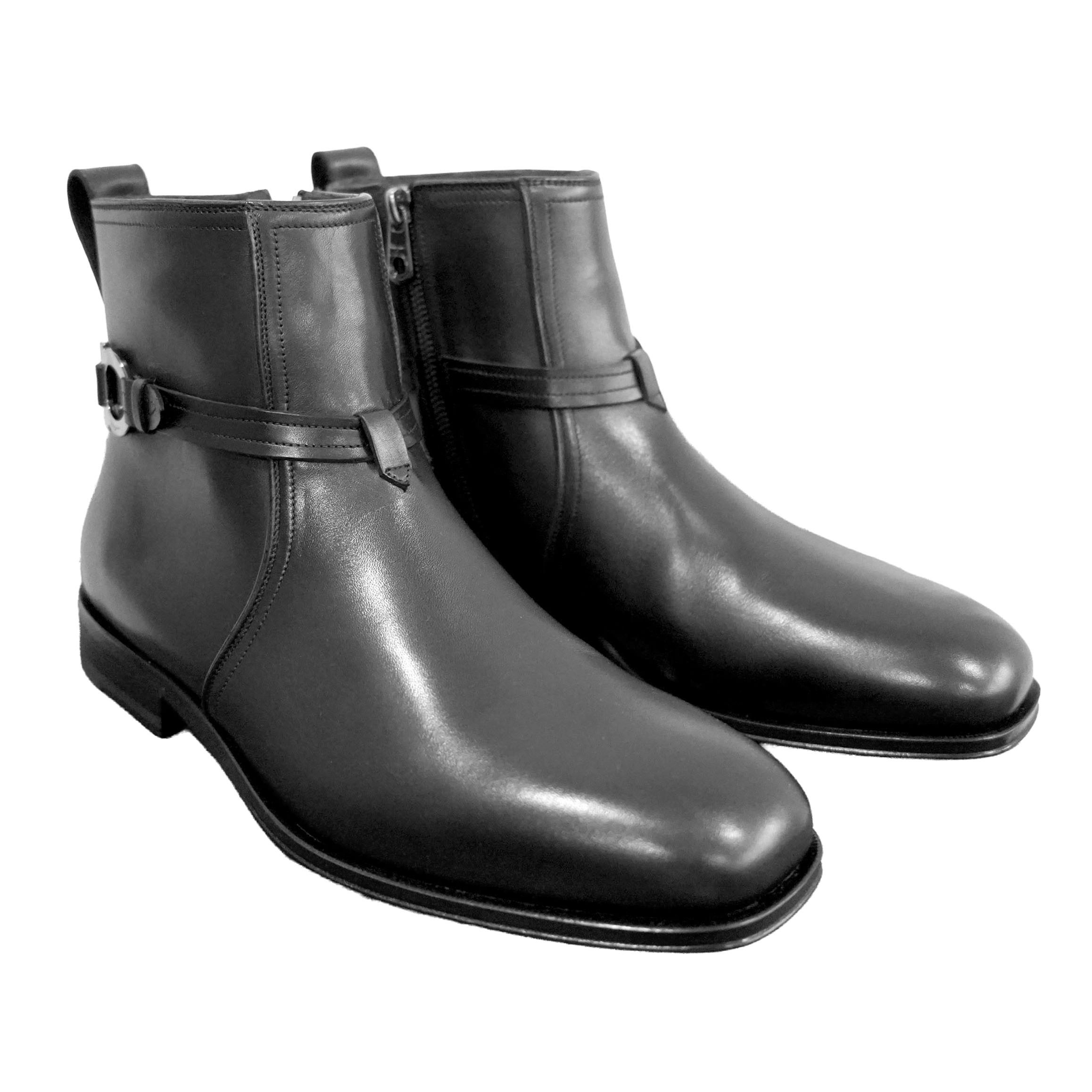 EU41.5 Ferragamo Black color leather signature logo boots