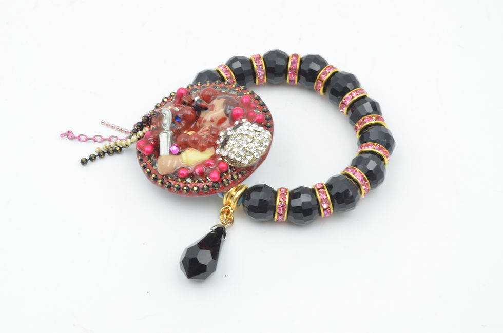 Thumbnail: 血腥恐怖娃娃綴水晶串珠水晶手鍊 Bloody Boy Crystals Bracelet