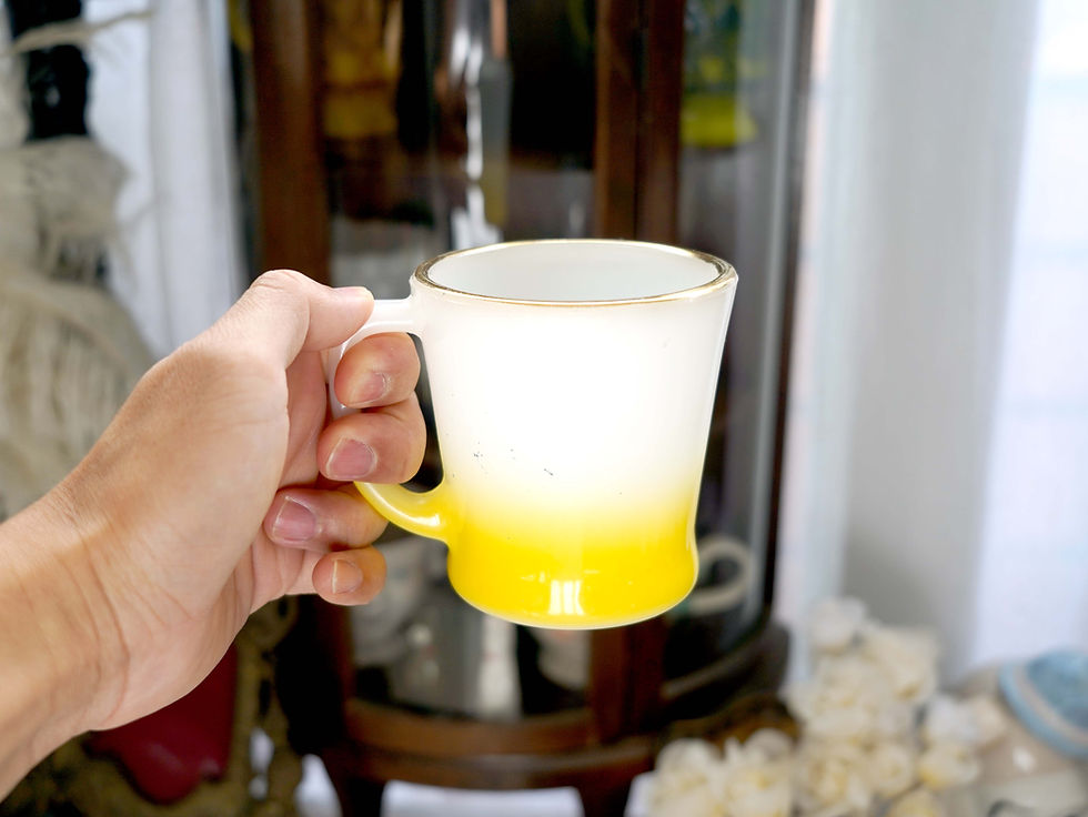 Miniature : Rare Vintage FIRE KING Eggshell Yellow Gradation Coffee Cup