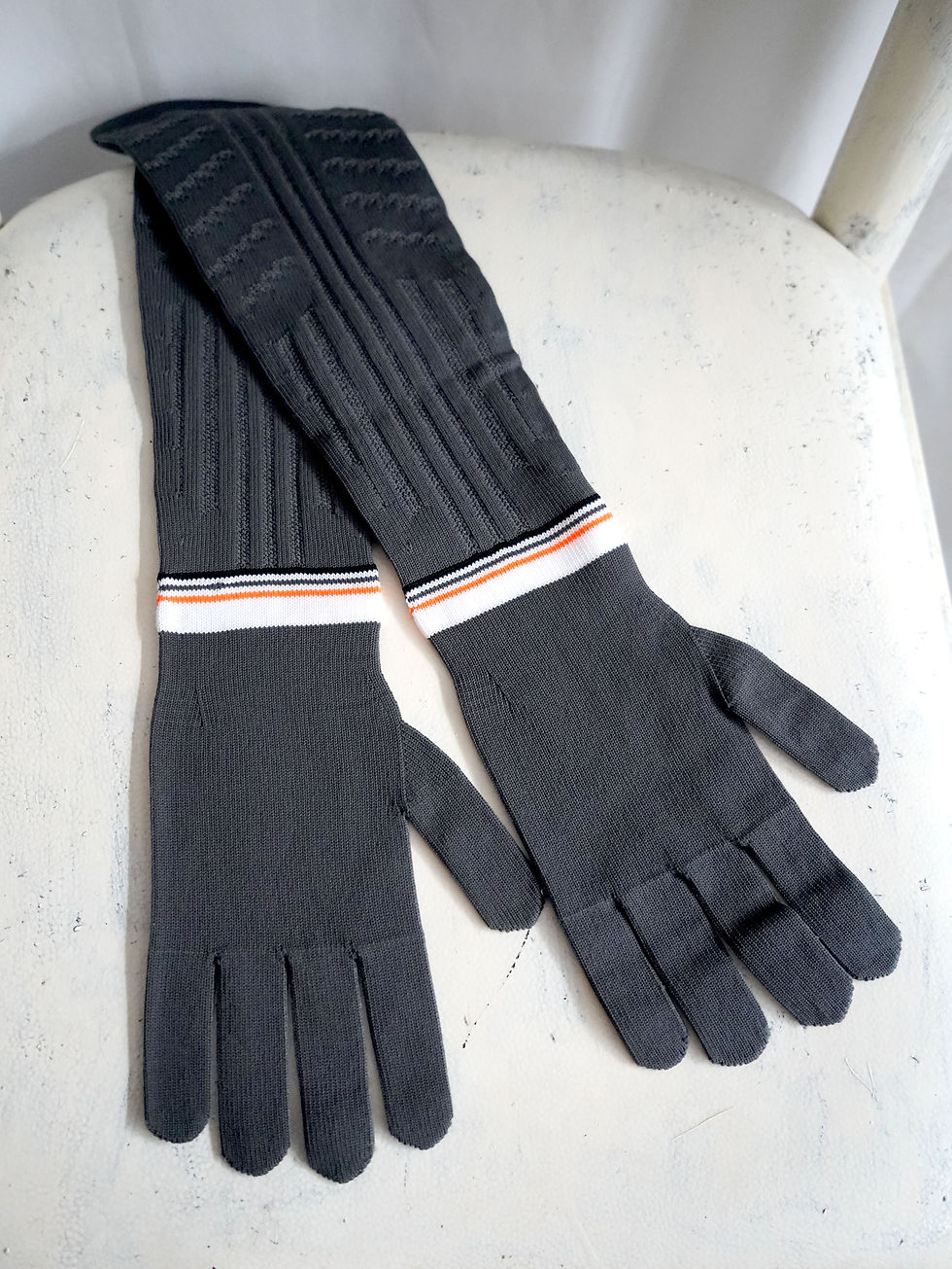 Miniaturbild: Prada Nylon long gloves with PRADA logo print.