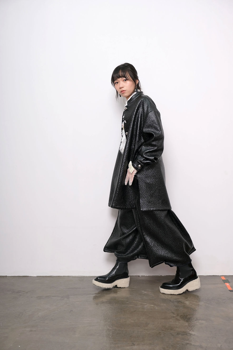 섬네일: TIMBEE LO Black PU Coating Wool Tweed Box Pants with elastic waist band