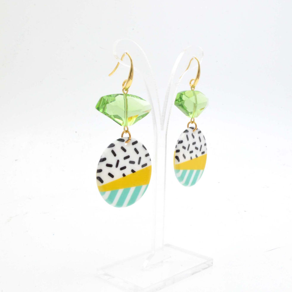 Thumbnail: 橄欖綠色施華洛不規則水晶石耳環  Olive Swarovski Crystal Earrings