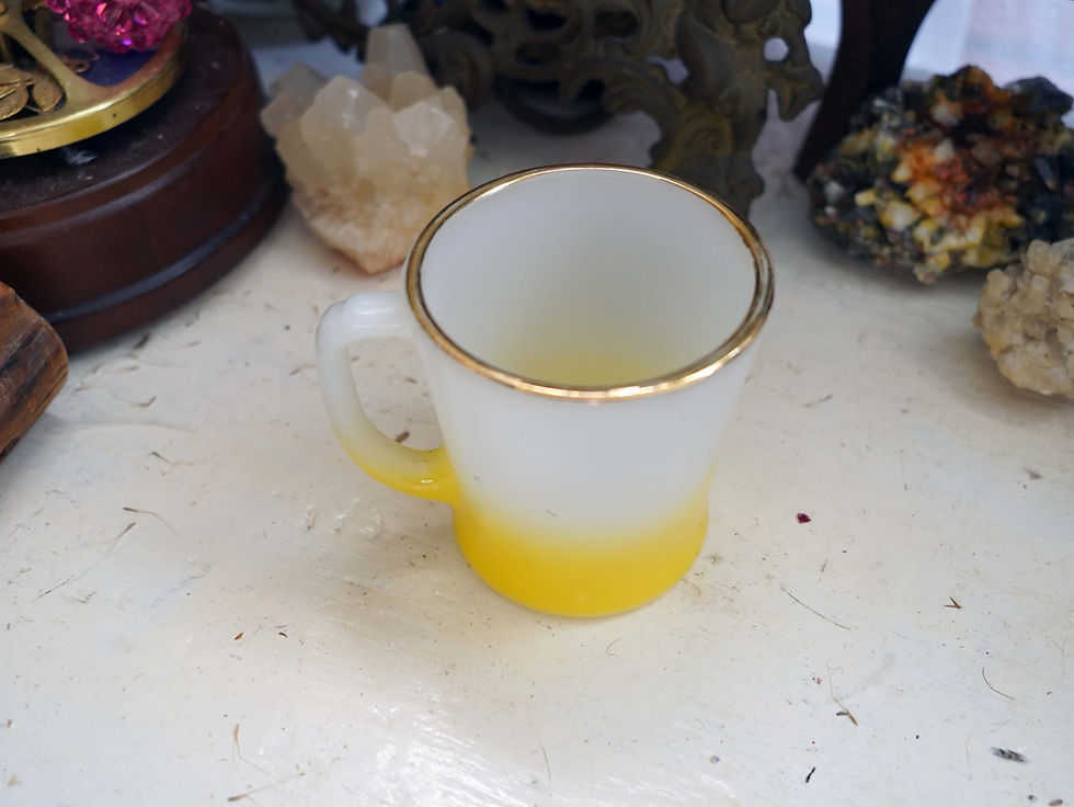 Miniatura: Rare Vintage FIRE KING Eggshell Yellow Gradation Coffee Cup