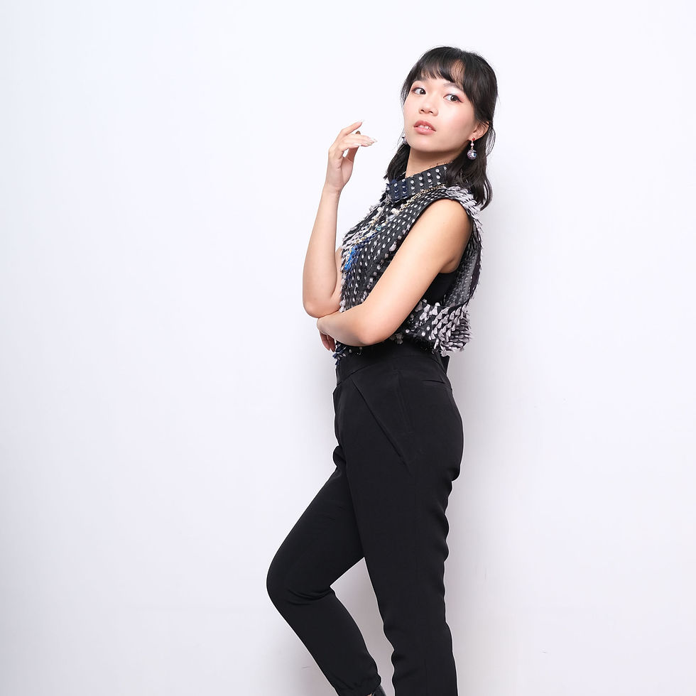 섬네일: TIMBEE LO Black V Darts Pants with elastic waistband