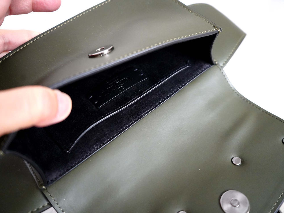 Miniaturbild: VALENTINO GARAVANI Military Green Leather Oversized Logo Waist Bag