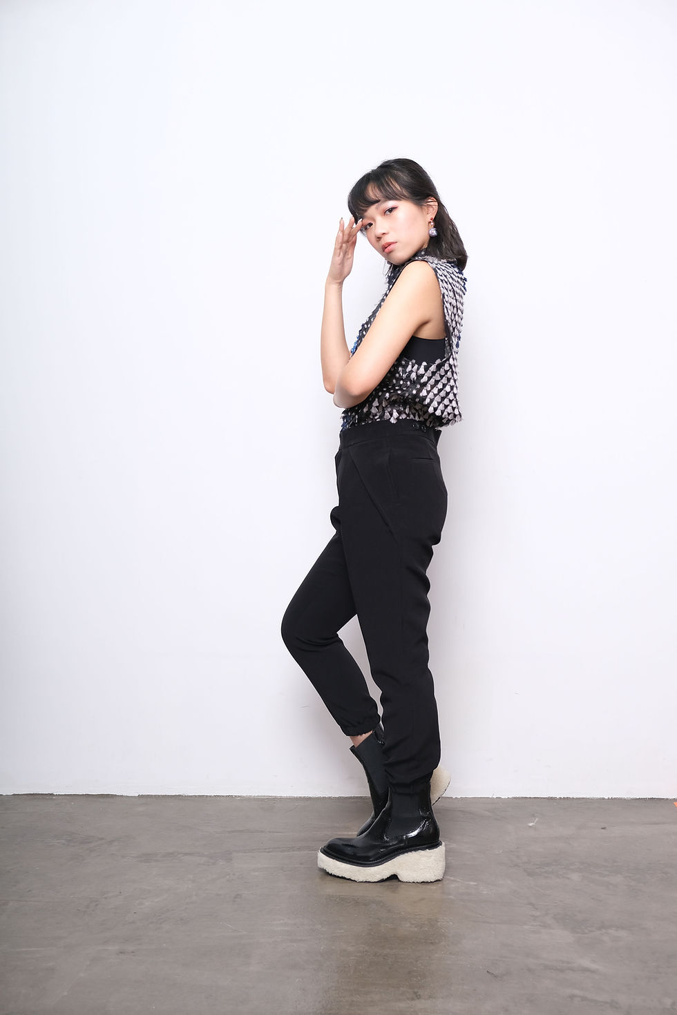 Miniatura: TIMBEE LO Silver Blue Black Chiffon Feathers Sleeveless Shirt