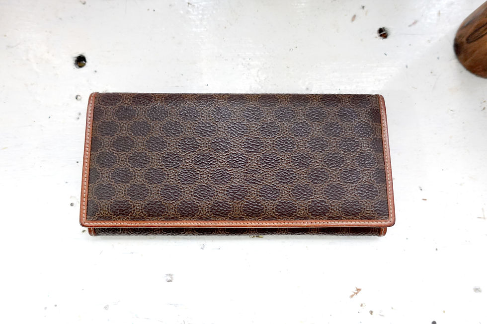 法國中古CELINE啡色圖案PU材質內真皮相片格長銀包錢包 高級名牌