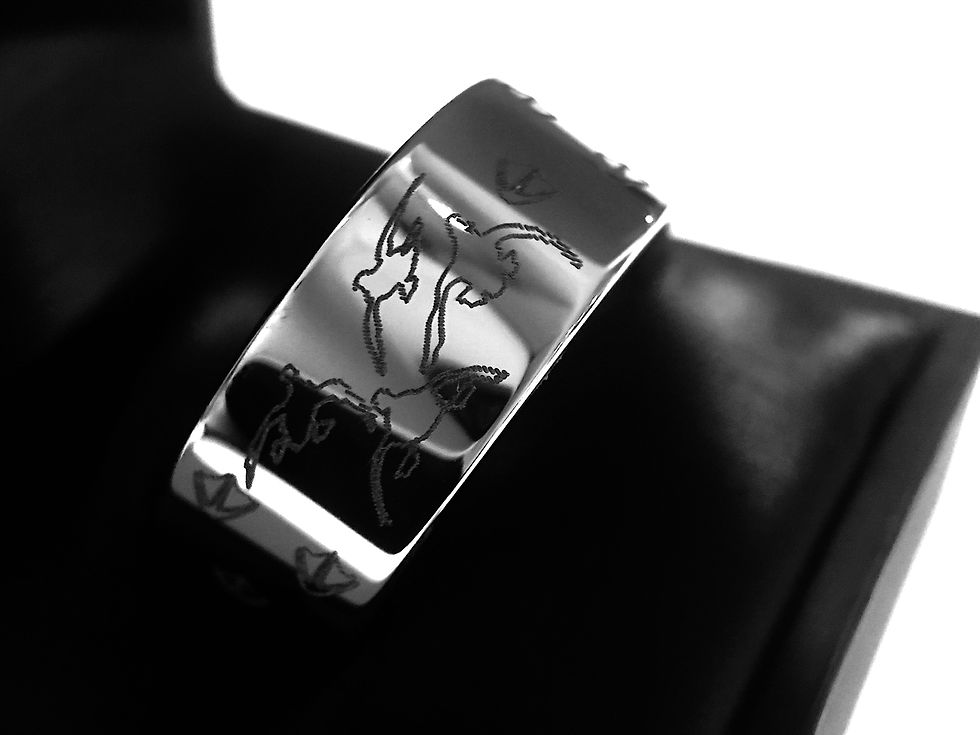 Thumbnail: Engraved duck track tungsten carbide wedding band, perfect for hunters and nature lovers, scratch-resistant