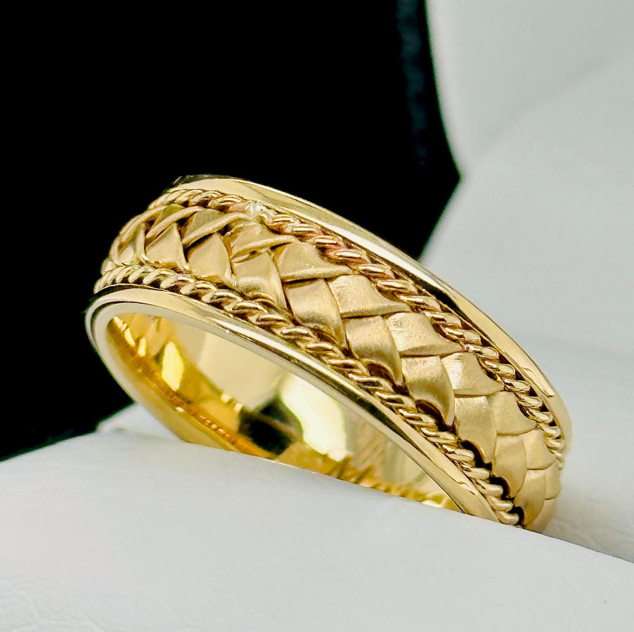 14k Yellow Gold Celtic Knot Ring, Mens Wedding Band, Mens Ring, 8mm comfort fit