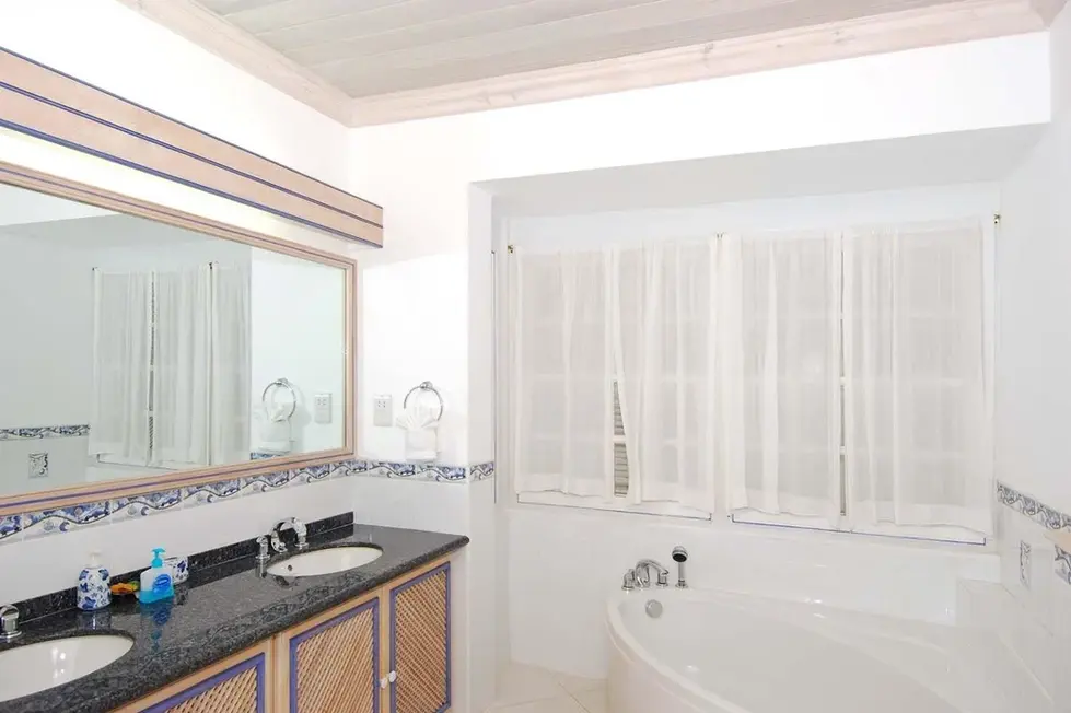 Fathoms End - Mahogany Bay, Paynes Bay, St James, Barbados - Our Villa Barbados