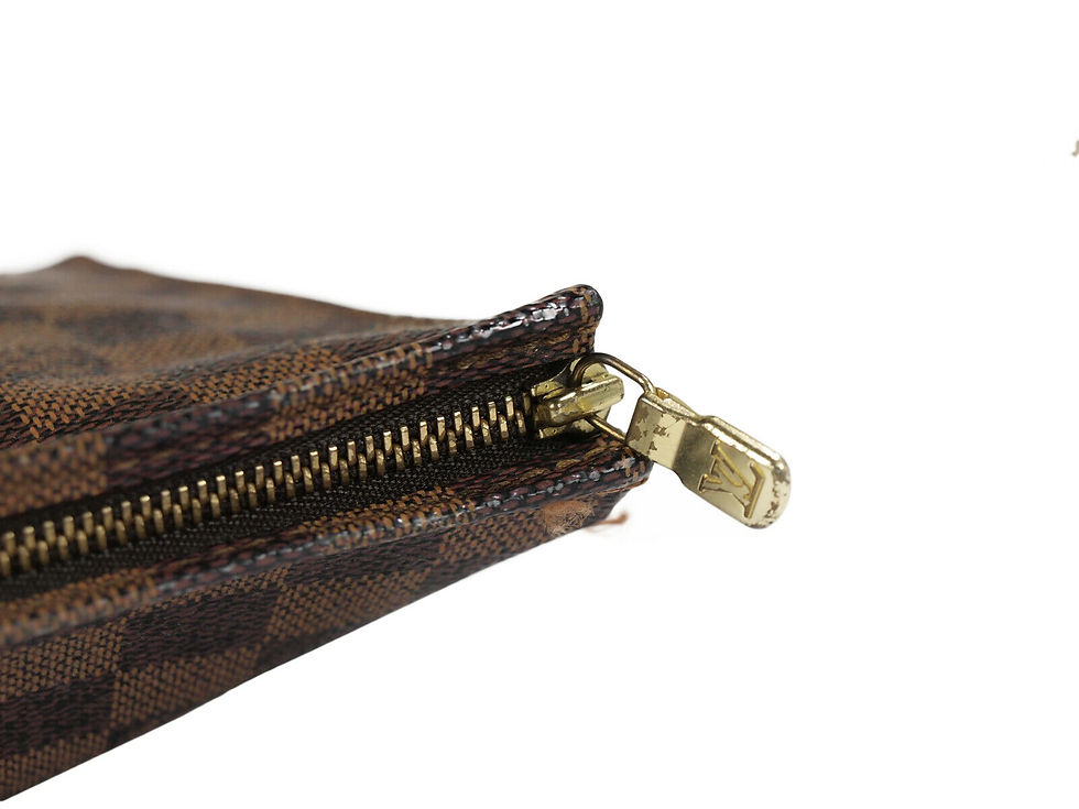 Thumbnail: LOUIS VUITTON TOILETRY 26 DAMIER LEATHER CLUTCH BAG