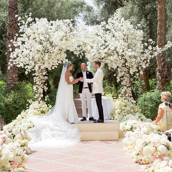 __opt__aboutcom__coeus__resources__content_migration__brides__public__brides-services__pro