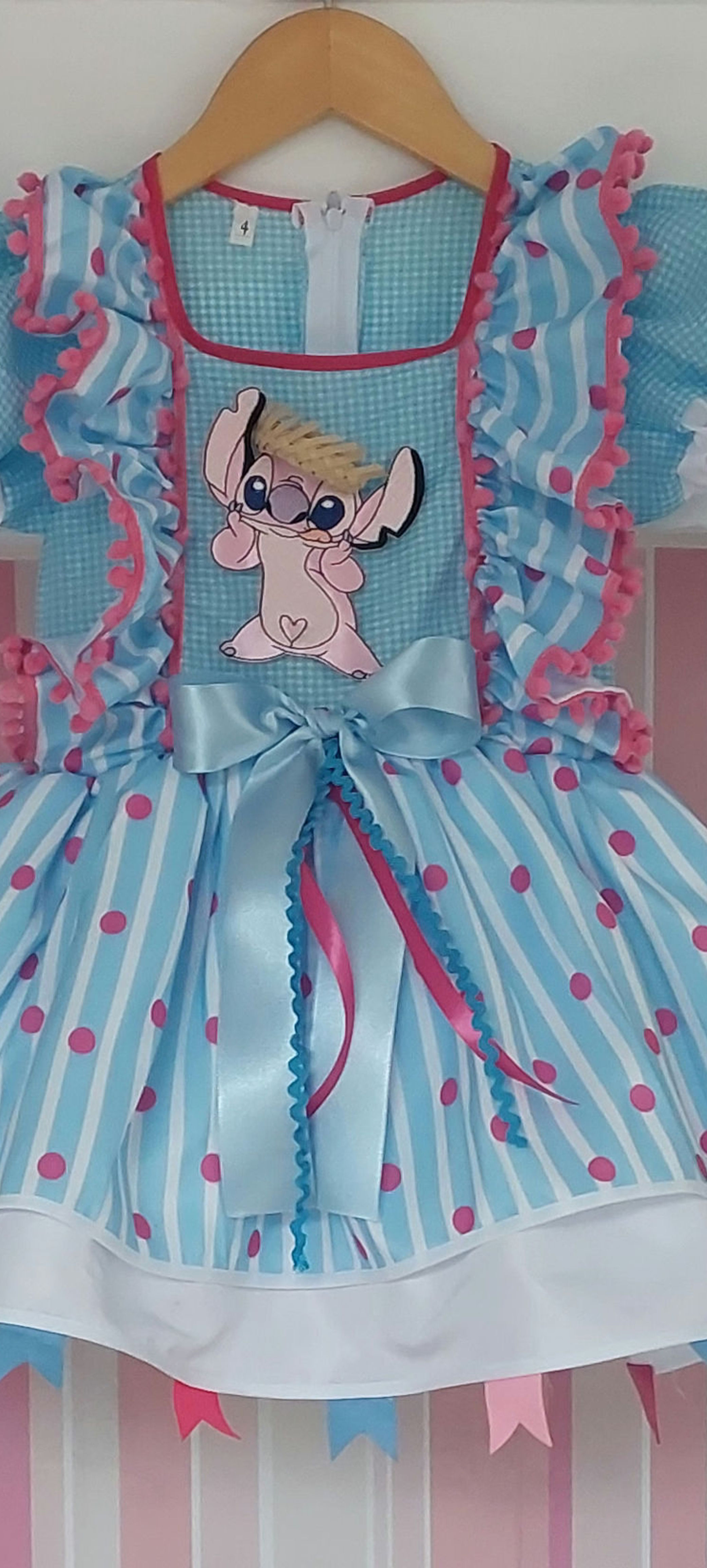 Vestido festa junina do stitch azul e rosa 