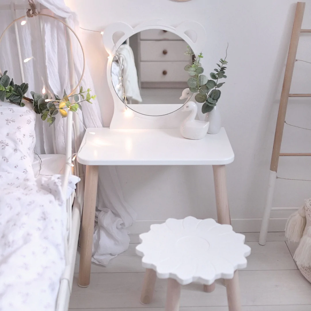 Eddie & Lilly Girl's Dressing Table with a Mirror