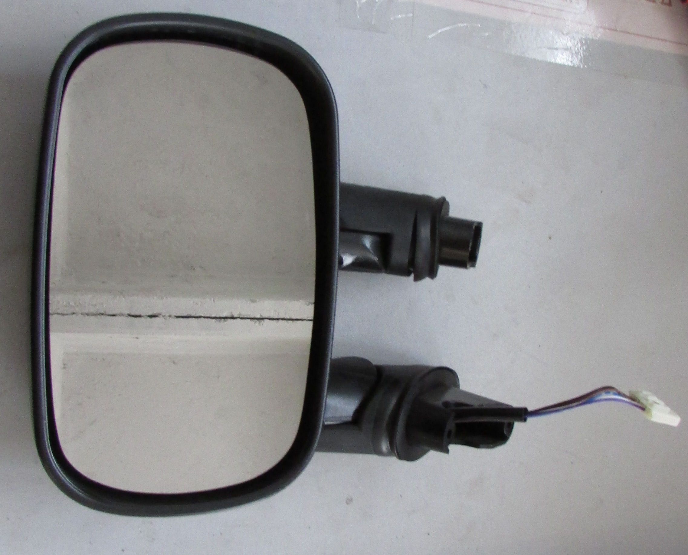 Зеркало левое заднего вида электрическое