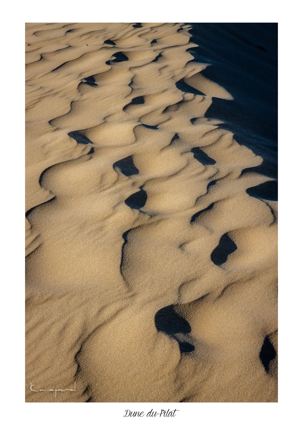 Détail des effets que le vent dessinent sur le sable de la Dune du Pilat