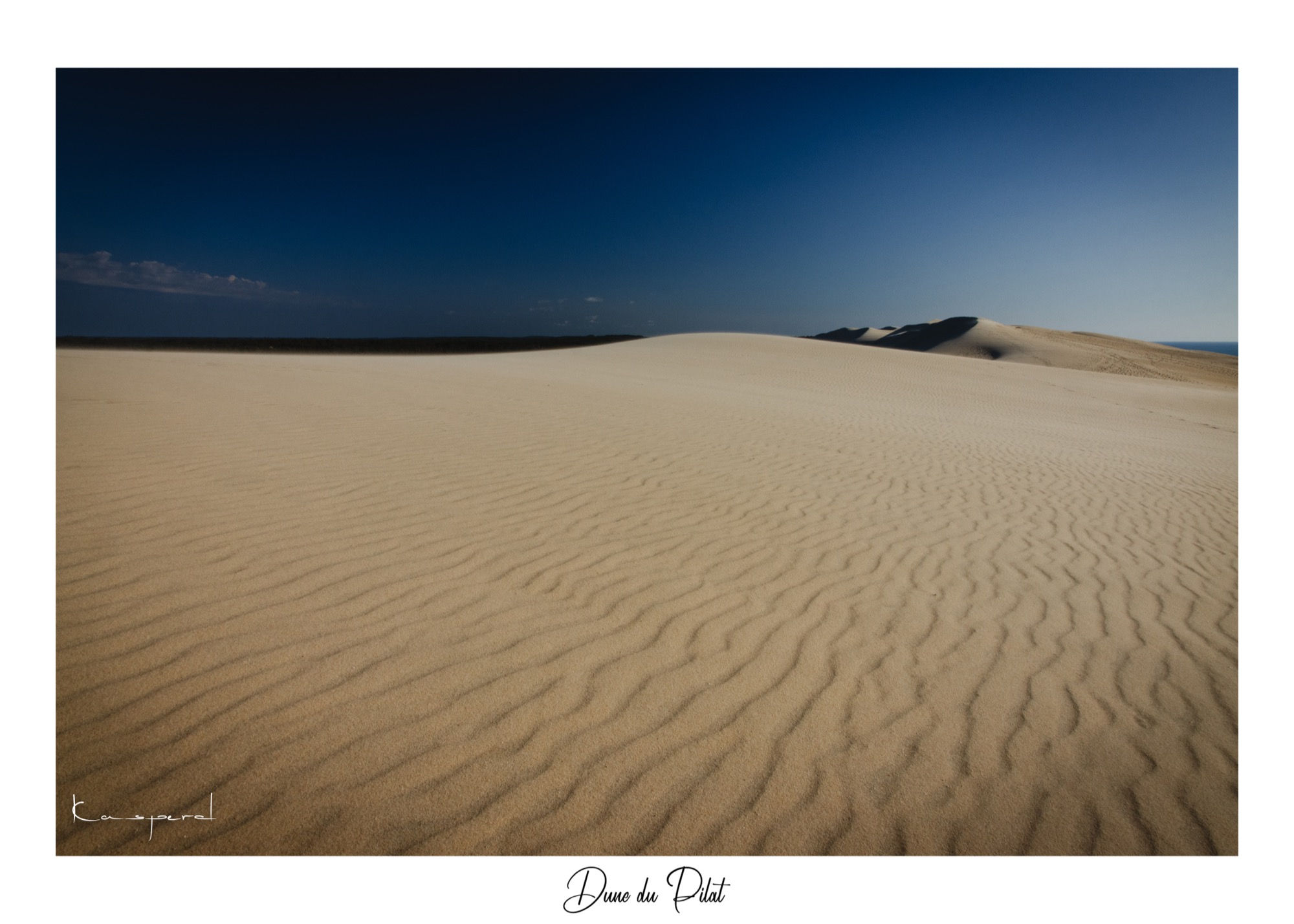 Motifs façonnés par le vent dans le sable de la Dune du Pilat en Gironde